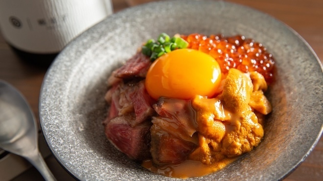 JICCA カルボナーラとローストビーフ丼